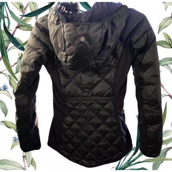 LULULEMON DOWN FOR A RUN JACKET Black Original Release SIZE 4,6 - Picture 5 of 11